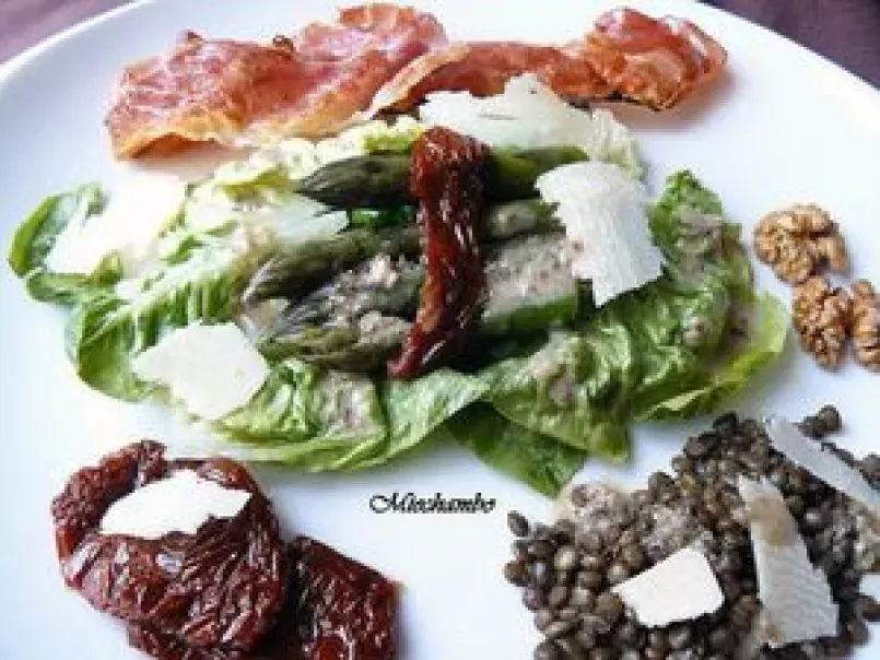 Salade d?Asperges au Parmesan, Jambon Serrano grillé et Vinaigrette de Lentilles - photo 2