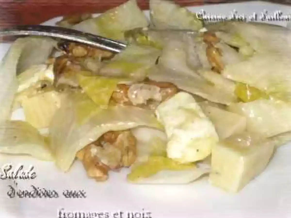 Salade d'endives aux fromages et noix