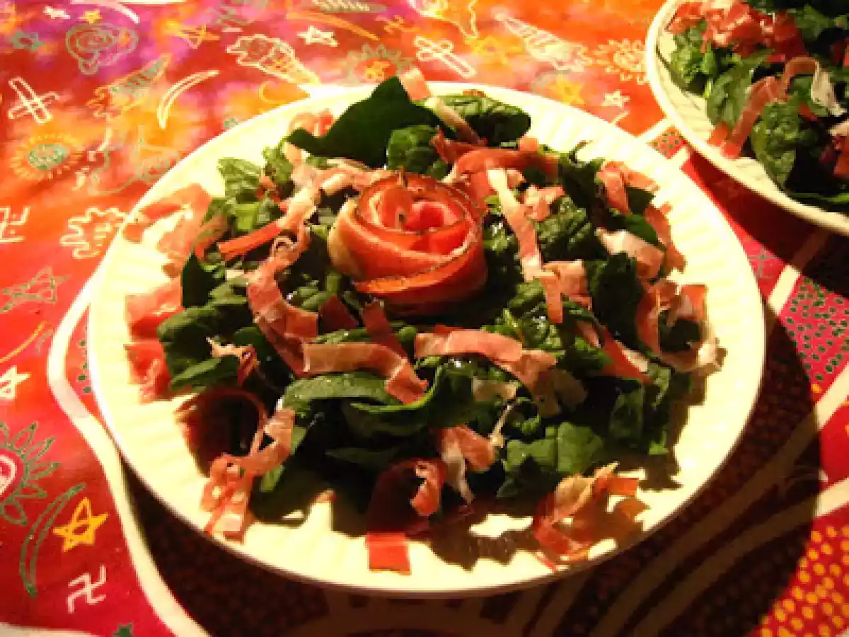 Salade d'épinards à l'émincé de prosciutto