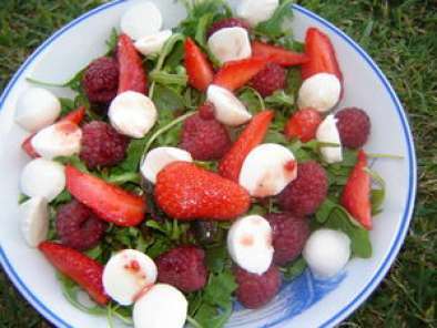 Salade d'herbes et de fruits rouges de Dorian