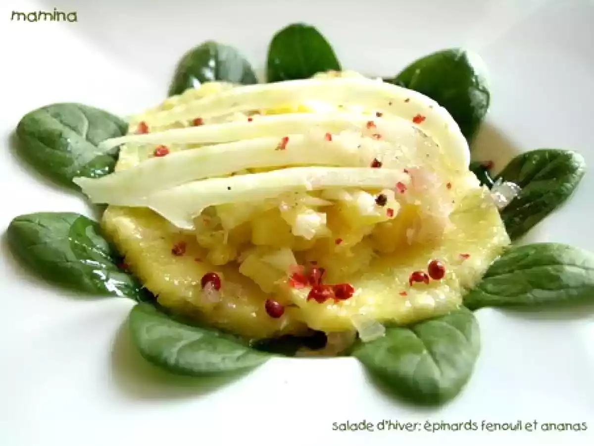 Salade d'hiver croquante: ananas, fenouil et épinards