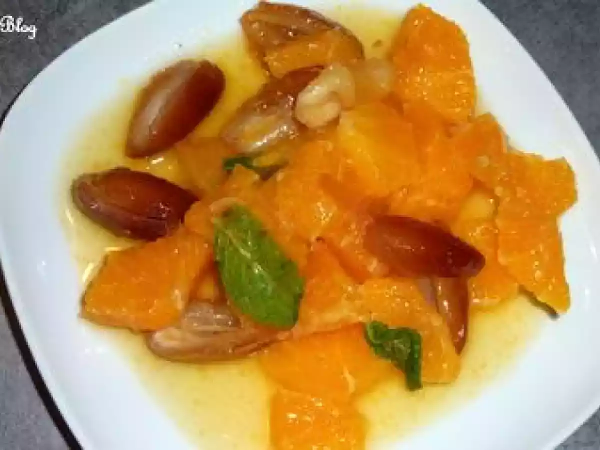 SALADE D'ORANGES ET FRUITS SECS
