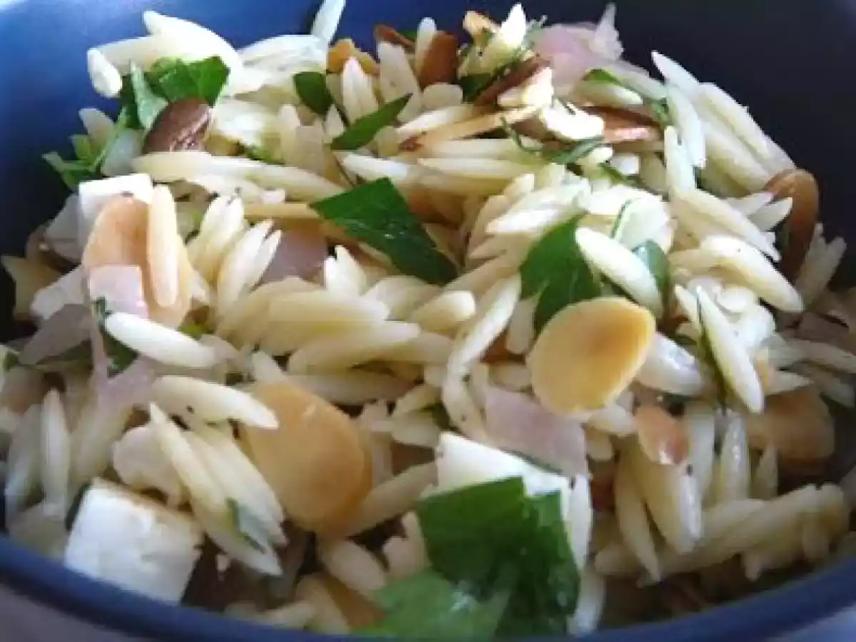 Salade d'orzo au feta et aux noix de pins - photo 2