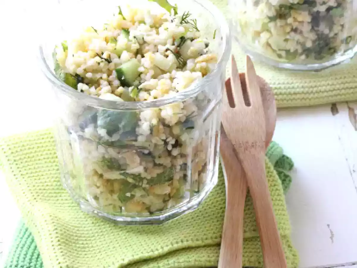 Salade de céréales gourmandes au poulet et légumes croquants