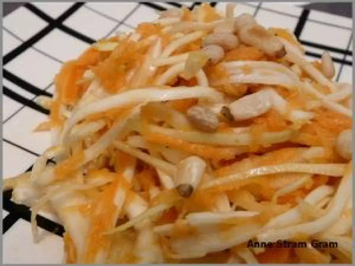 Salade de chou blanc, carotte et crabe