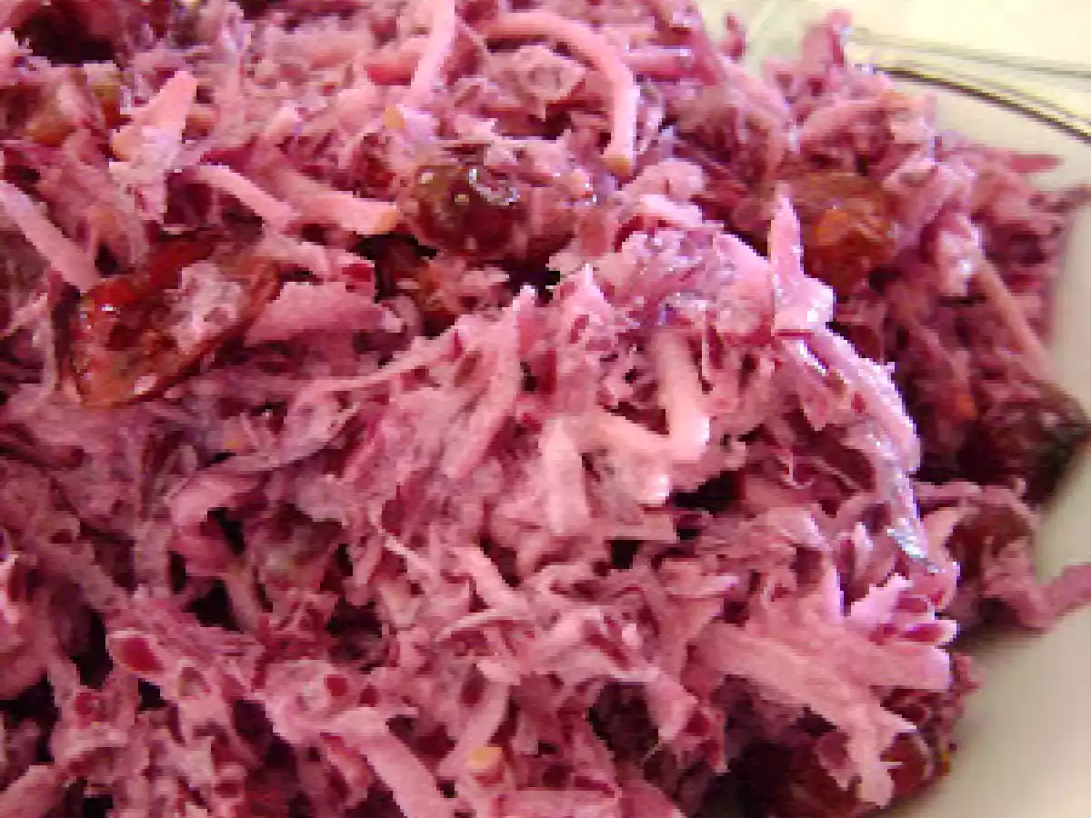 Salade de chou rouge et de panais aux canneberges