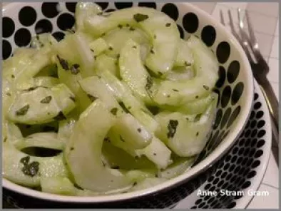Salade de concombre façon tzatziki