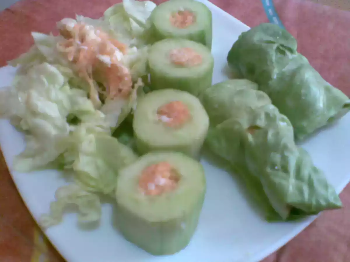 Salade de concombre farci aux carottes