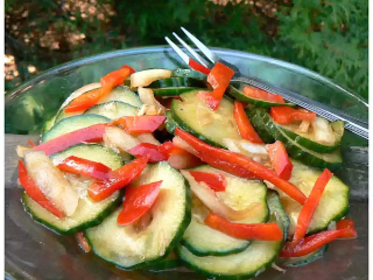 Salade de concombres marinés