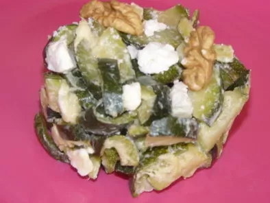 Salade de courgettes à la feta et au yaourt