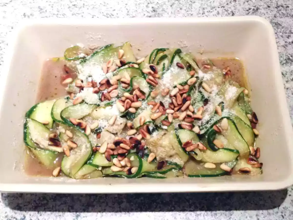 Salade de courgettes au parmesan et pignons de pin - photo 2