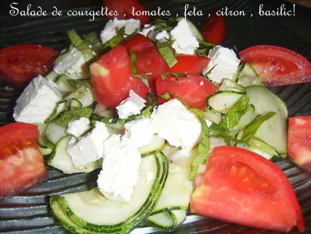 Salade de courgettes, basilic, citron, feta et tomates . - Recette Ptitchef