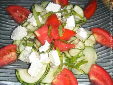 Salade de courgettes, basilic, citron, feta et tomates . - photo 4