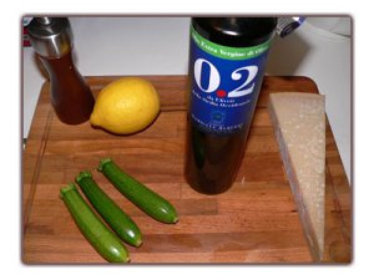 Recette de salade courgettes crues citron et parmesan