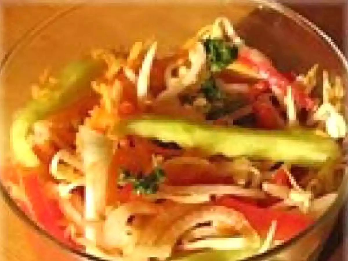 Salade de crudités, sauce à la menthe