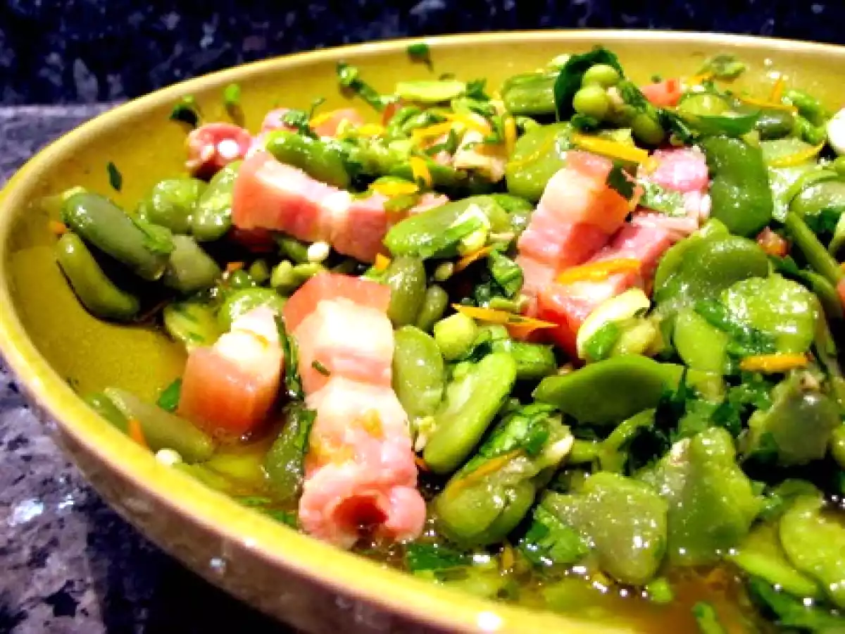 Salade de fèves et lardons et sa vinaigrette à l'orange chaude d'après
