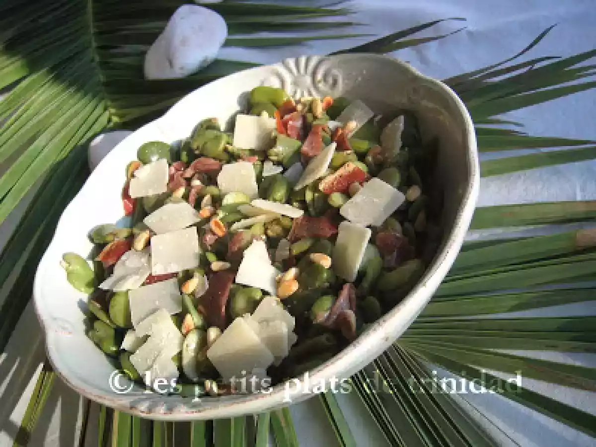Salade de fèves, serrano et pignons