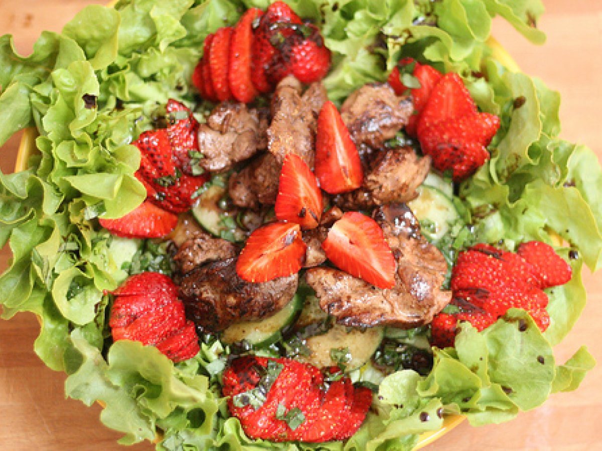 Recette Foie De Volaille Vinaigre Balsamique Foie Vinaigre Balsamique Champs Viande Préparation 18 Salade de foies de volaille aux fraises & réduction de vinaigre