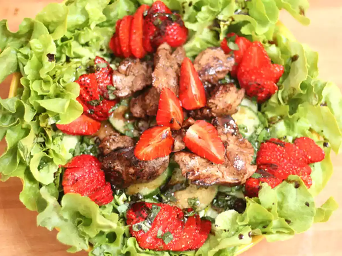 Salade de foies de volaille aux fraises & réduction de vinaigre balsamique - photo 2