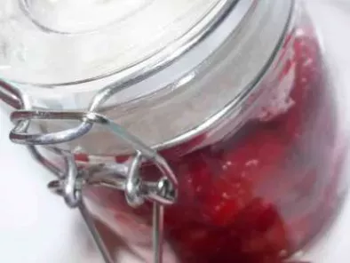 Salade de fraises au sirop de miel et chantilly - photo 3