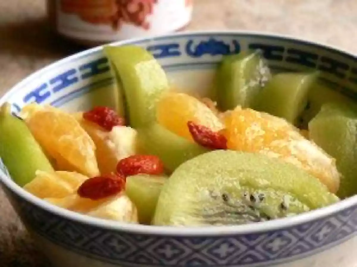 Salade de fruits pleine forme aux baies de goji