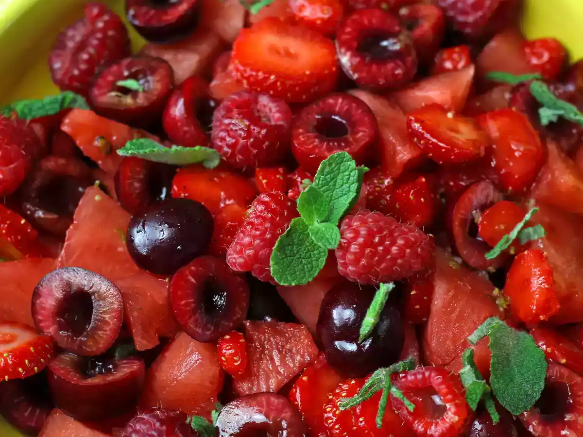 Salade de fruits rouges: fraise, framboise, cerise et pastèque, parfaite pour l'été! - photo 5