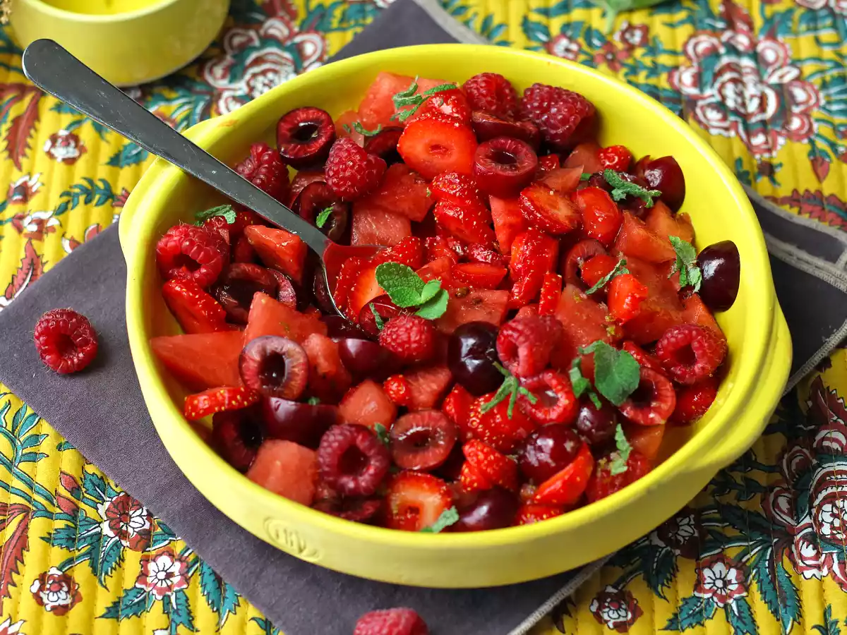 Salade de fruits rouges: fraise, framboise, cerise et pastèque, parfaite pour l'été! - photo 6