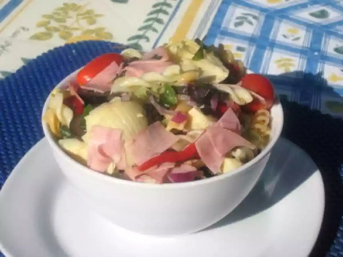 SALADE DE FUSILLI, COEURS D'ARTICHAUTS À LA MORTADELLE