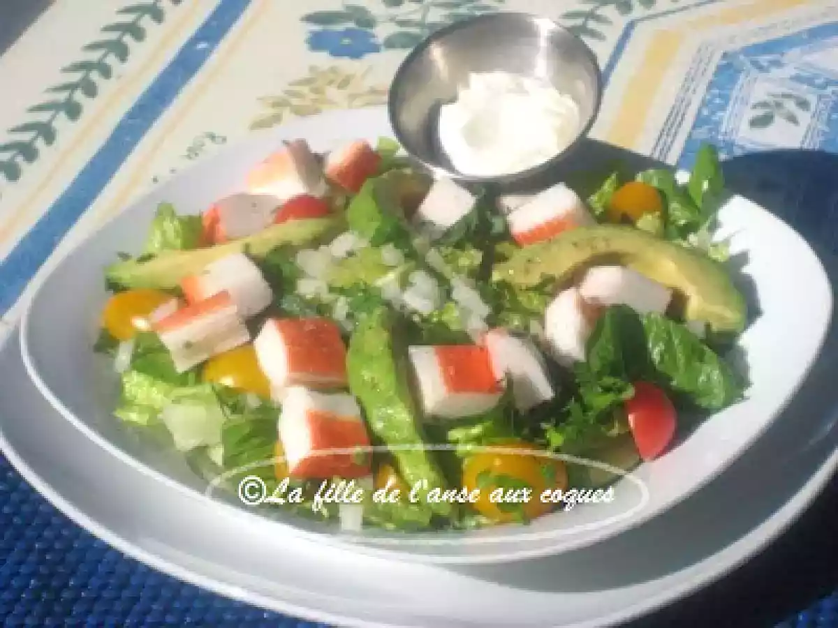 SALADE DE GOBERGE À SAVEUR DE CRABE À L'AVOCAT