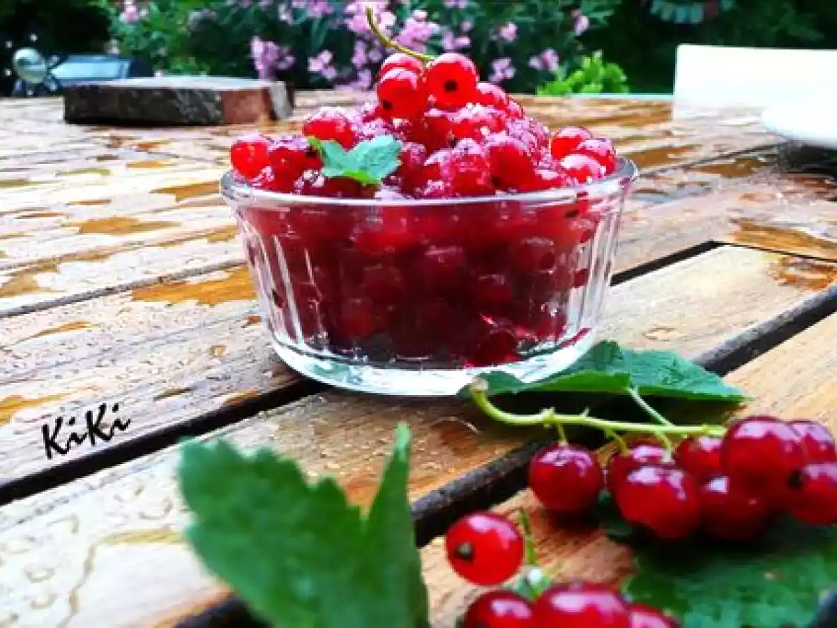 SALADE DE GROSEiLLE AU SUCRE de MAMiE J.