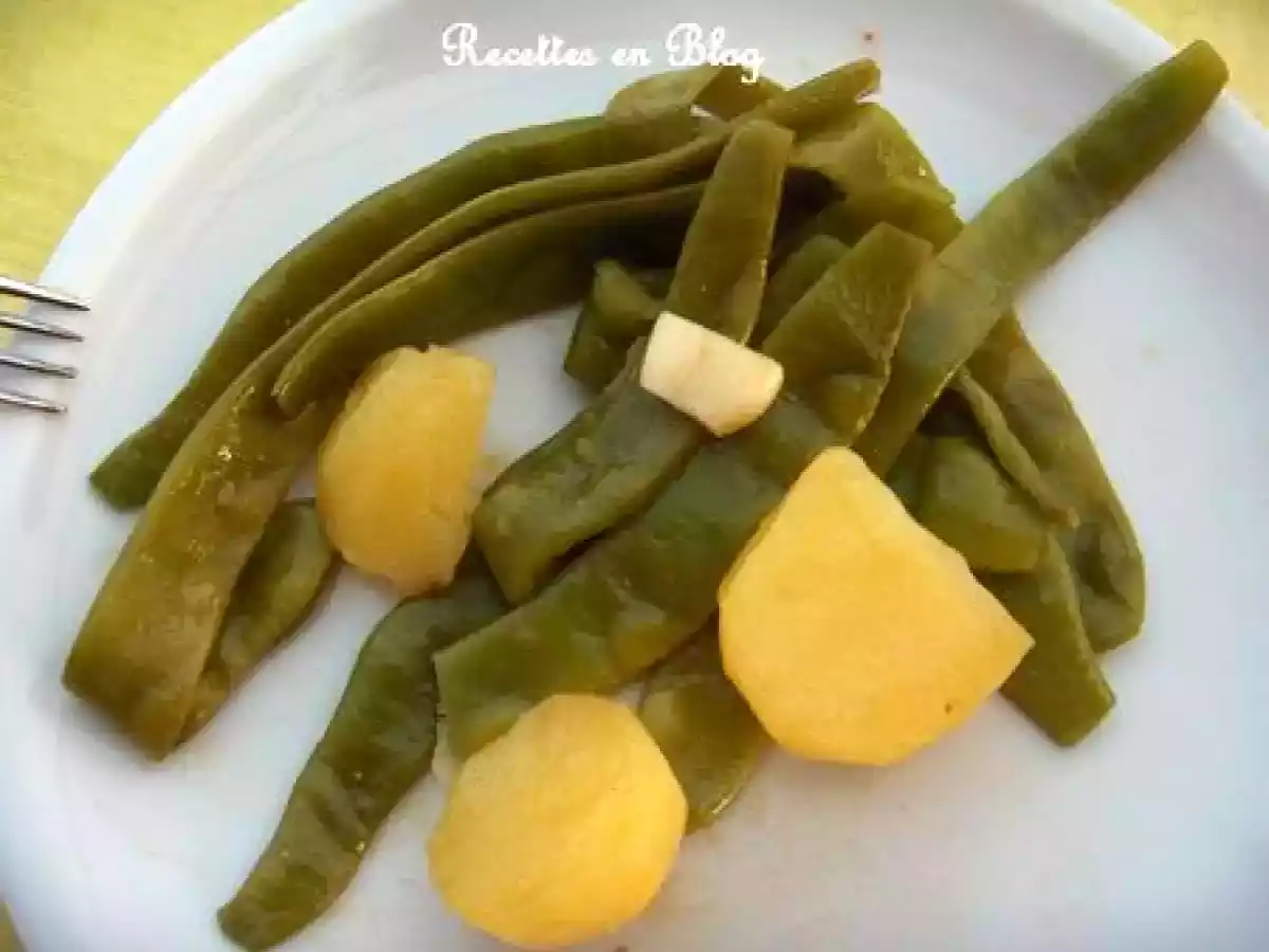 SALADE DE HARICOTS PLATS AILLES AUX POMMES DE TERRE