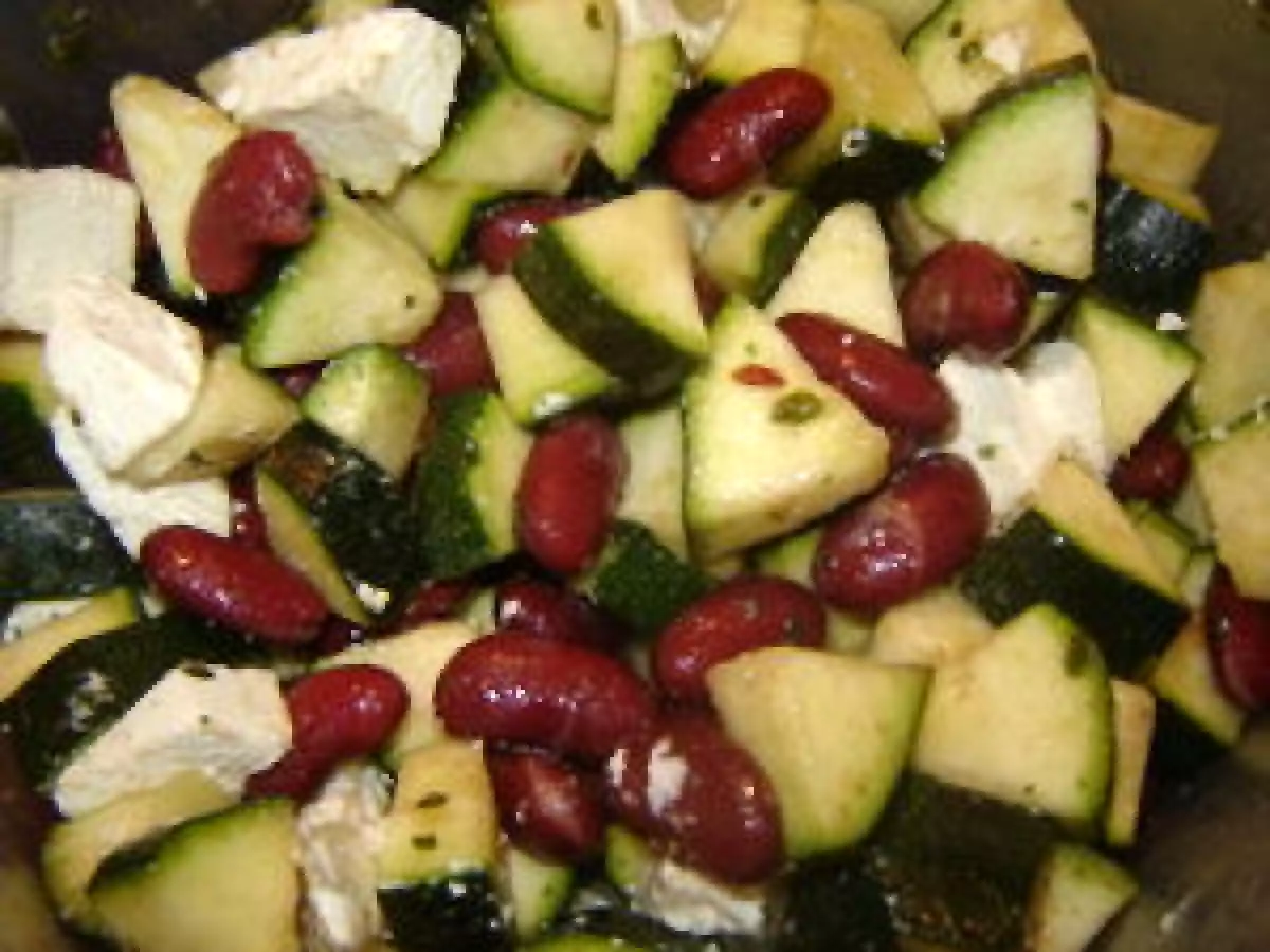 Salade de haricots rouges, courgettes et chèvres