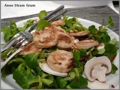 Salade de mâche au boudin blanc et aux champignons