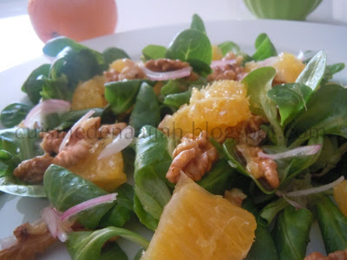 Recette de salade de mâche, noix et orange