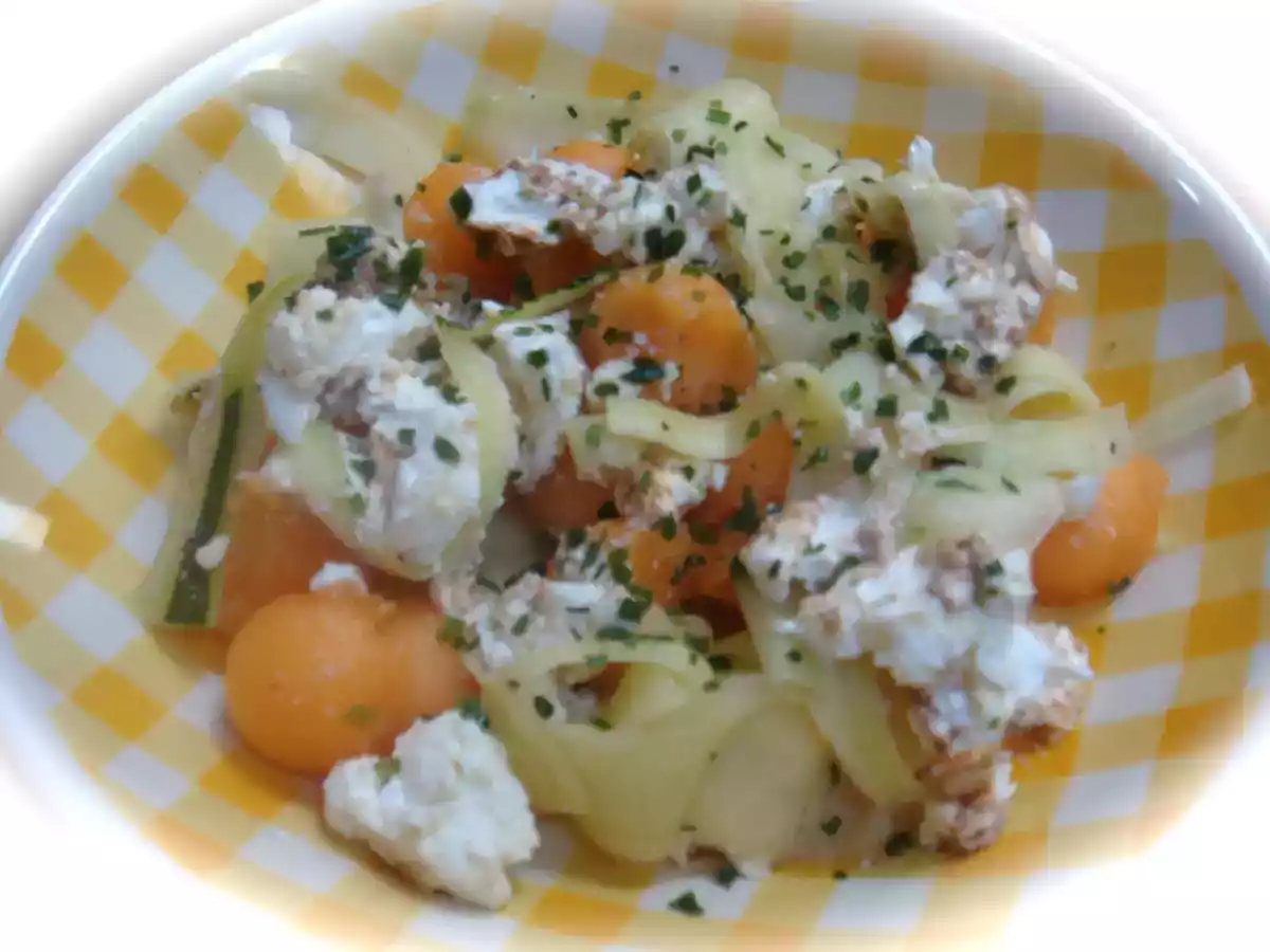 Salade de melon et courgette au chèvre frais