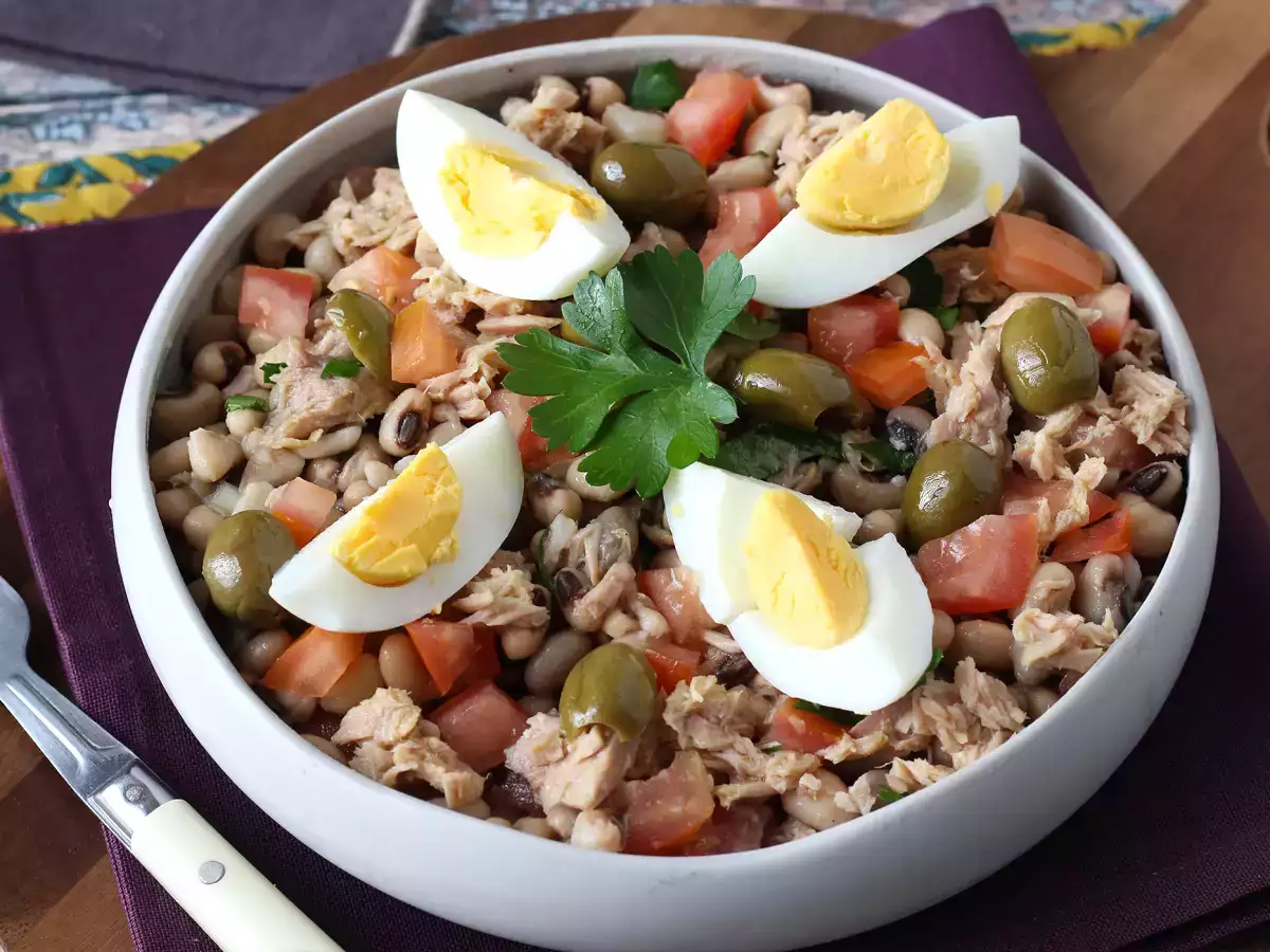 Salade de niébé (haricots cornille) au thon, œufs et olives : le classique portugais ! - photo 4