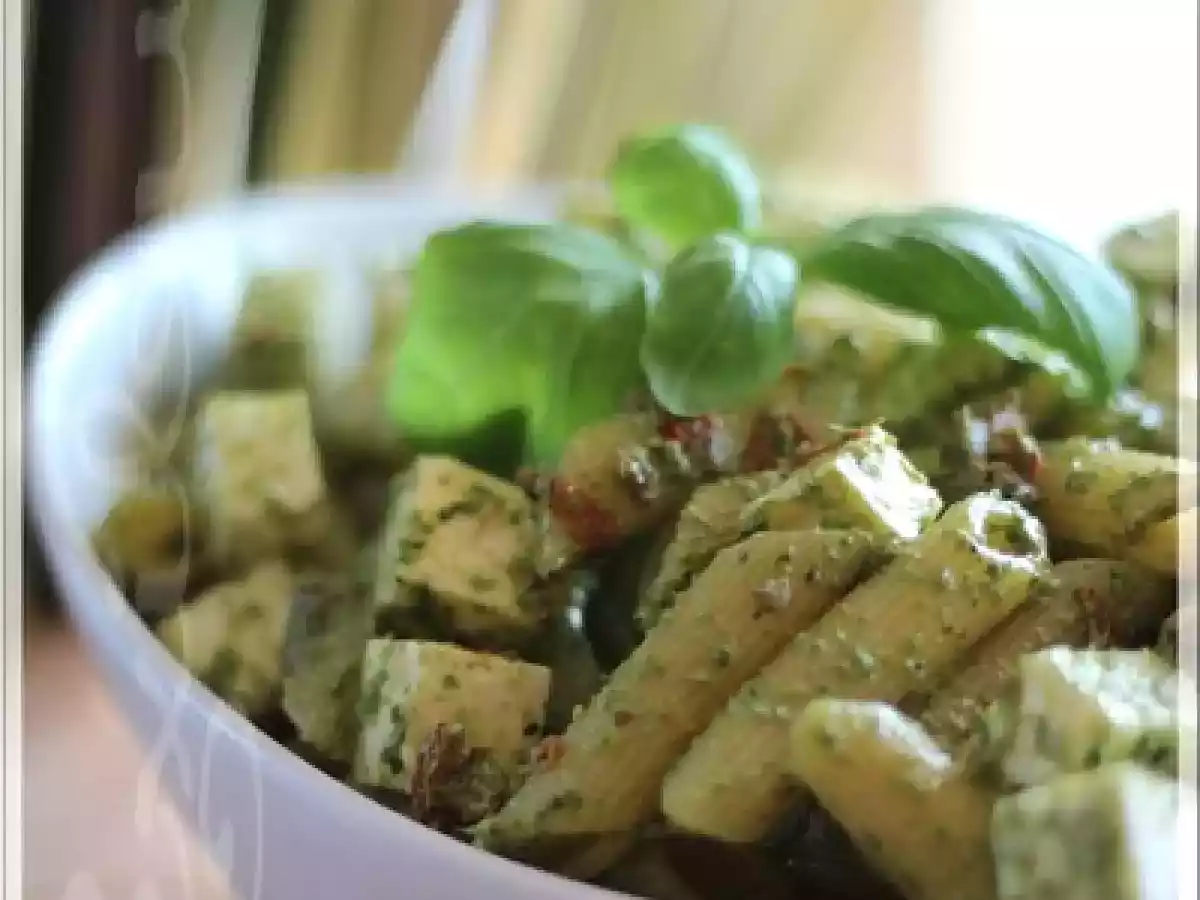 Salade de pâtes à la feta et au pesto