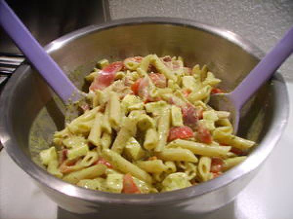 Salade de pâtes au pesto