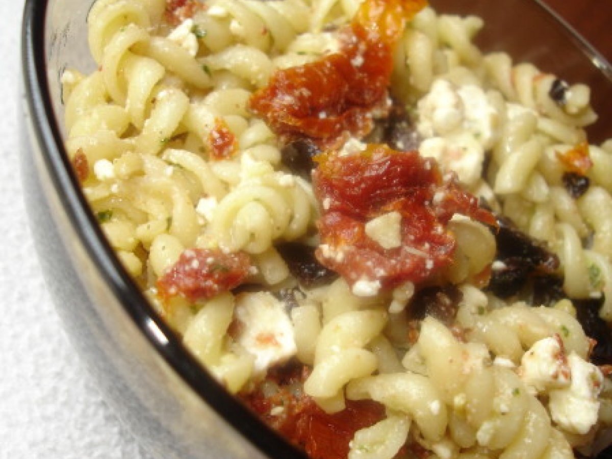 Salade Pâtes Pesto Tomates Séchées Feta
