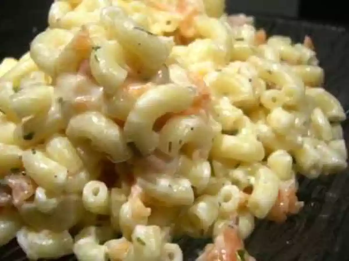 Salade de pâtes au saumon fumé et Saint-Paulin