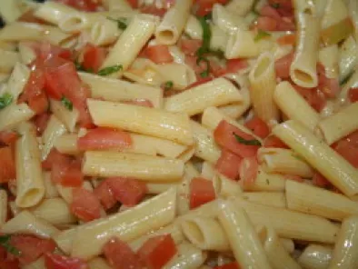 Salade de pâtes au tomates, vinaigre balsamique blanc