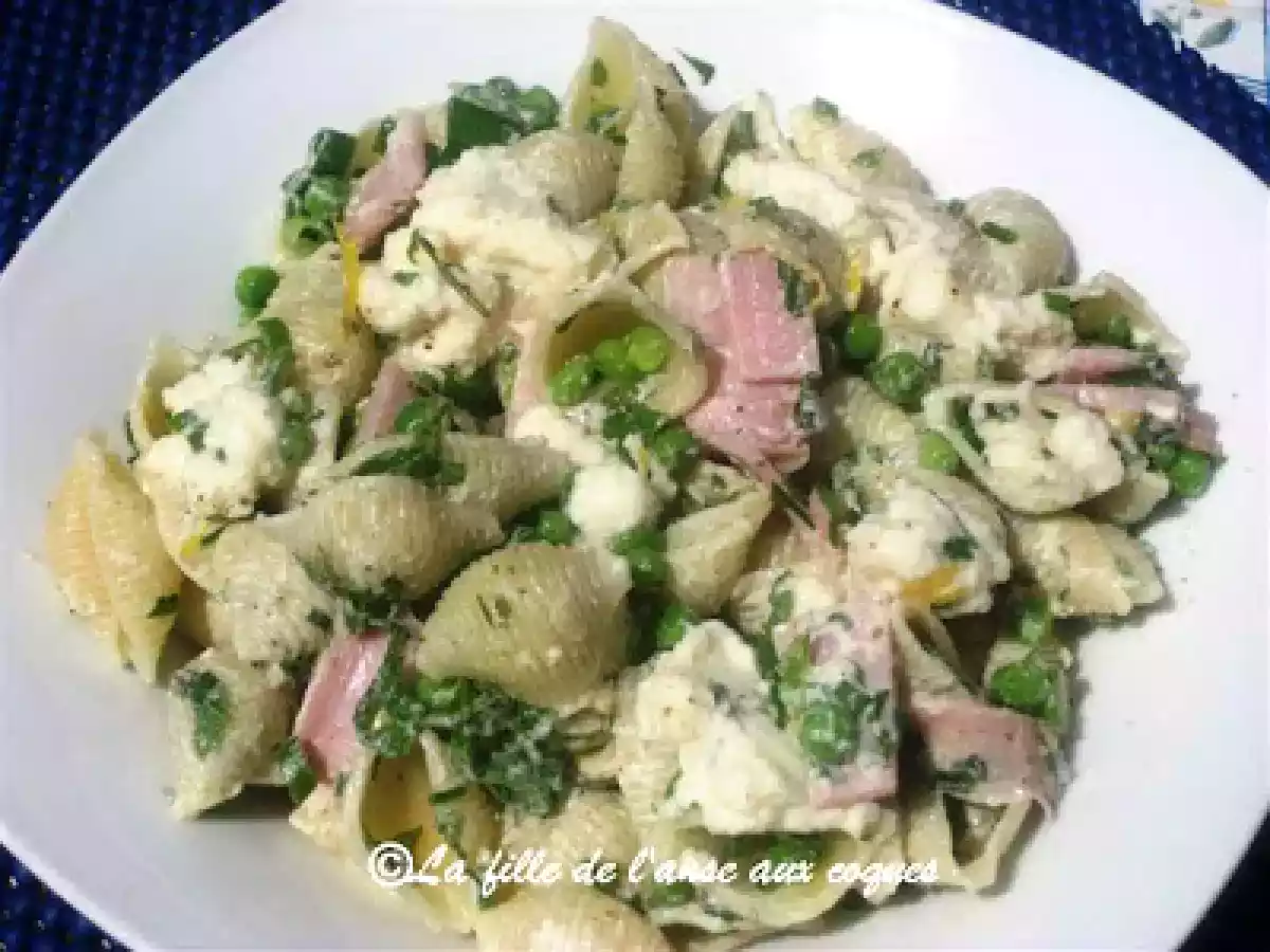 SALADE DE PÂTES AUX PETITS POIS ET À LA RICOTTA
