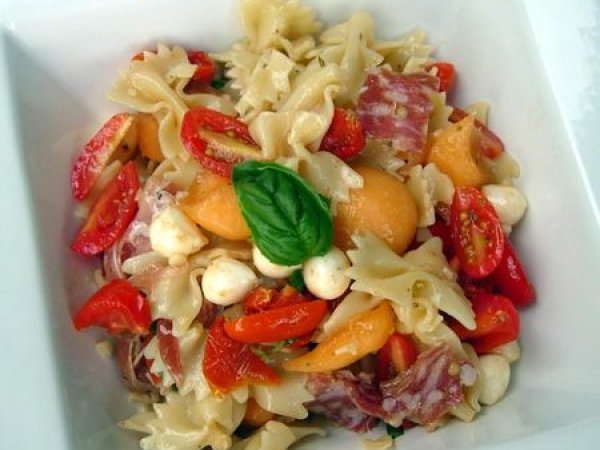 Salade De Pates Facon Melon A L Italienne Recette Ptitchef