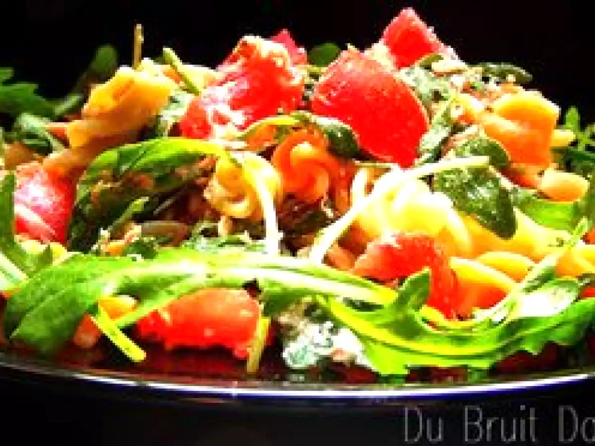 Salade de pâtes, feta, thon, tomates & roquette - photo 3