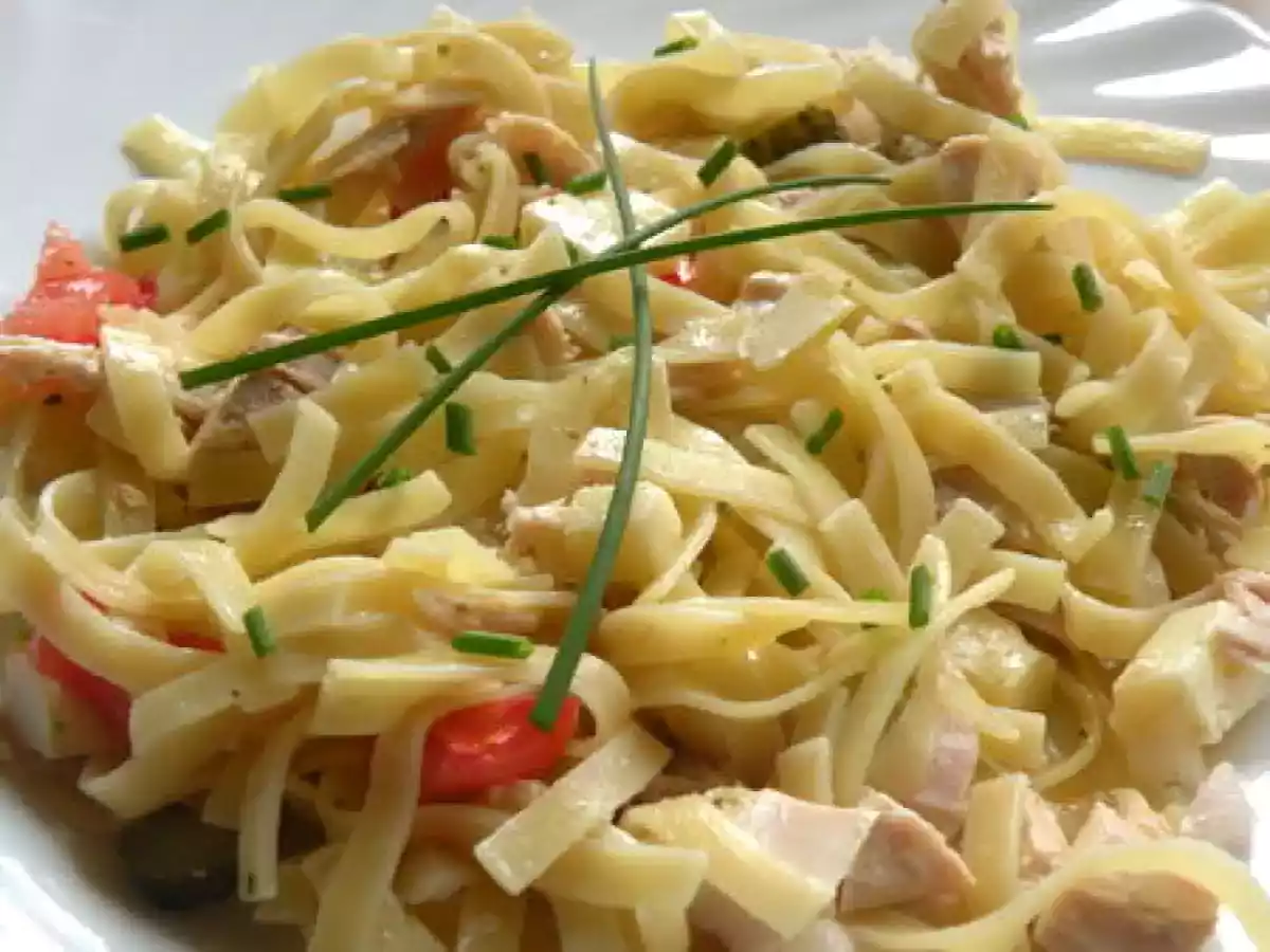 Salade de pâtes froides pesto - poulet - comté