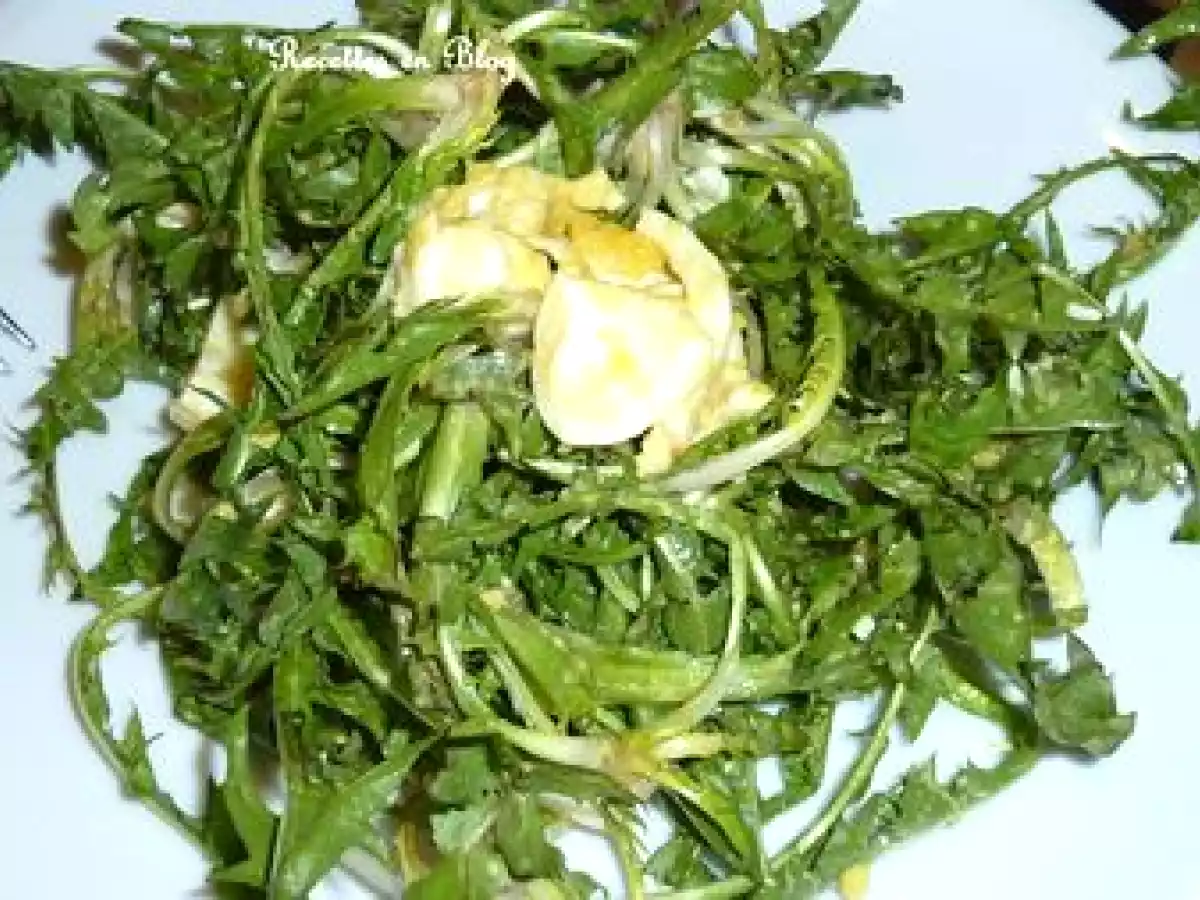 SALADE DE PISSENLITS AUX OEUFS DURS