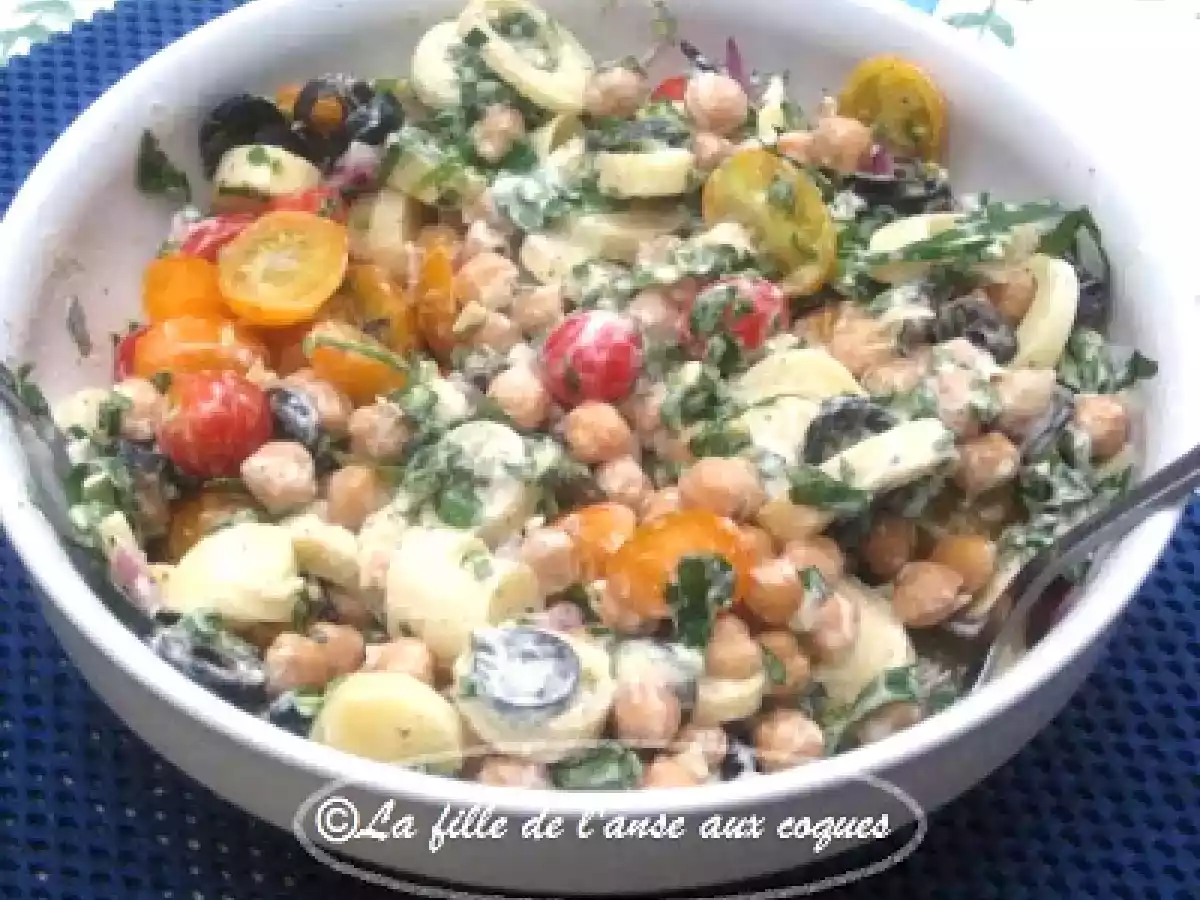 SALADE DE POIS CHICHES, TOMATES ET COEURS DE PALMIER À LA FLEUR D'AIL - photo 2