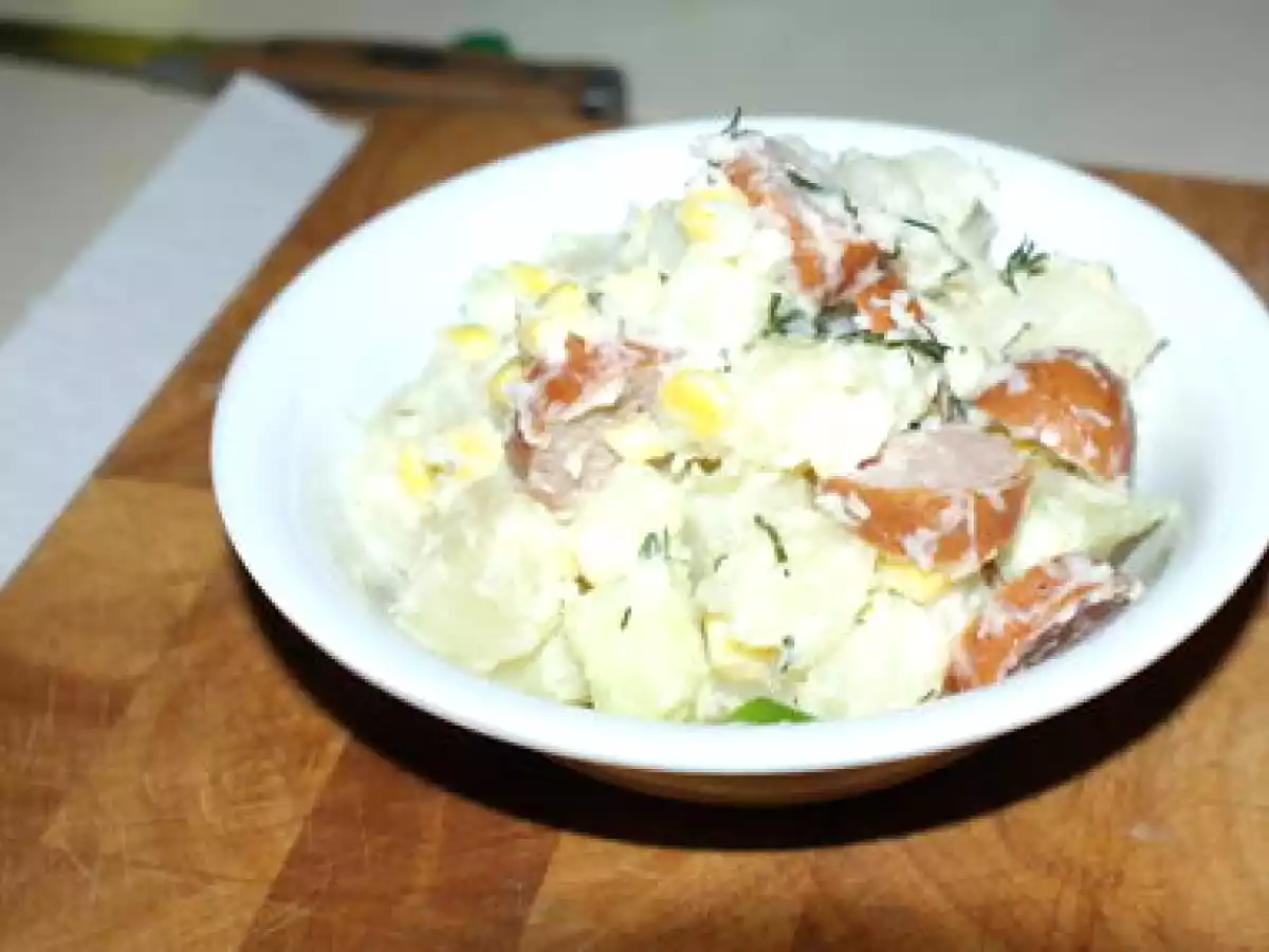 Salade de pomme de terre et de saucisse (ou knack) un peu version polonaise