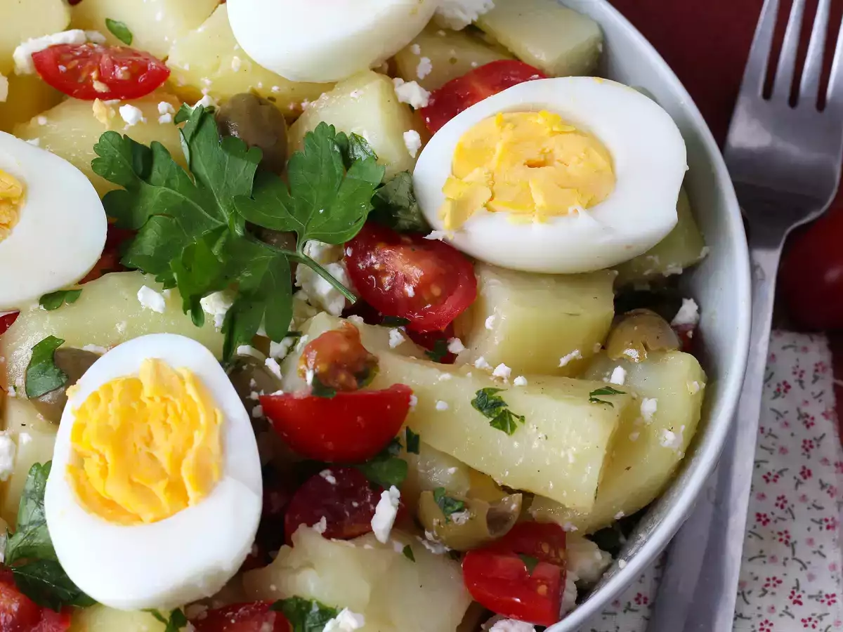 Salade de pommes de terre à la feta, œufs et tomates cerises - photo 3