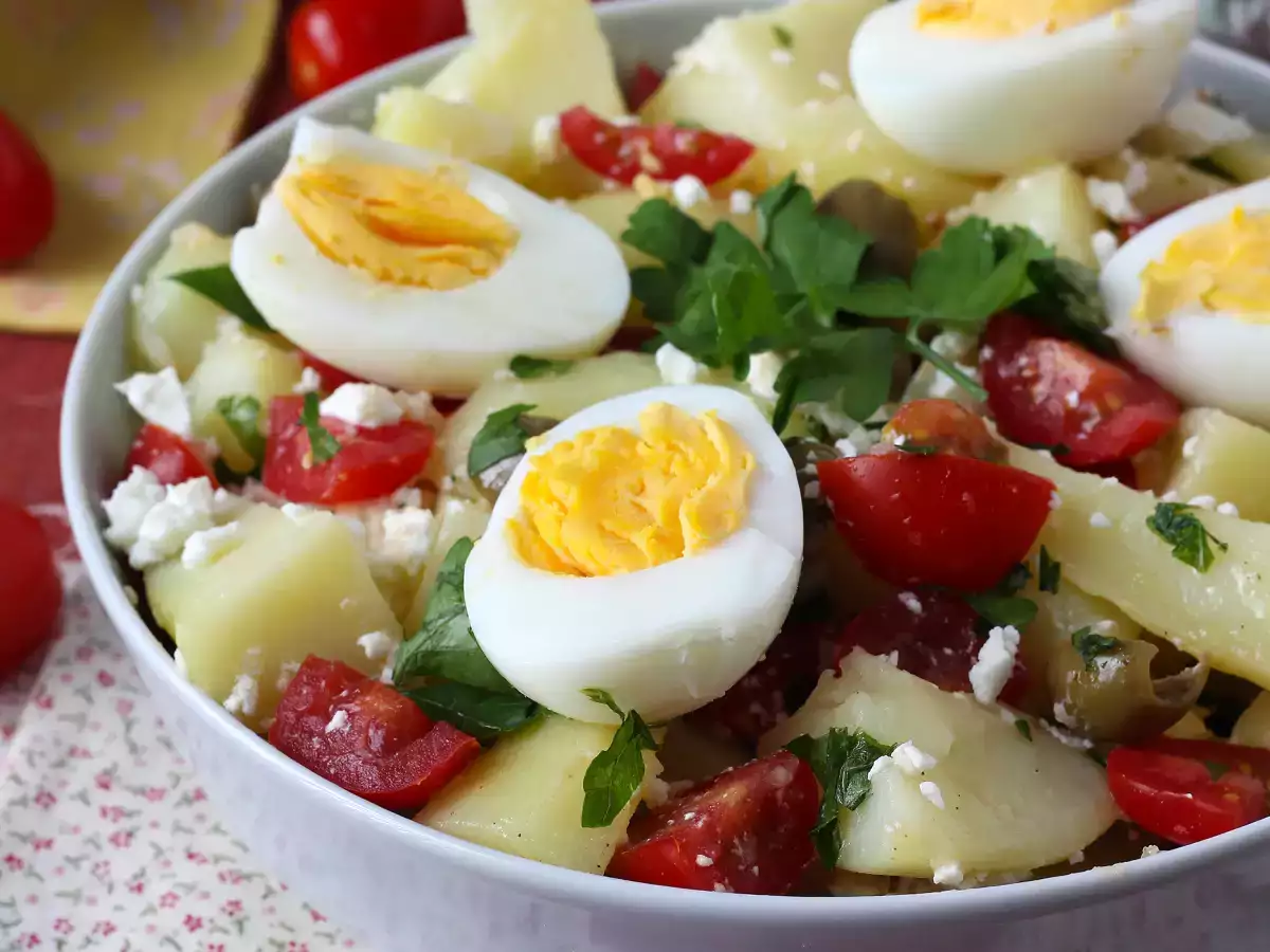 Salade de pommes de terre à la feta, œufs et tomates cerises - photo 5